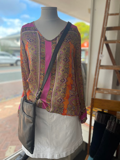 Magpie Conscious Collective Secondhand Clothing - Thumbnail