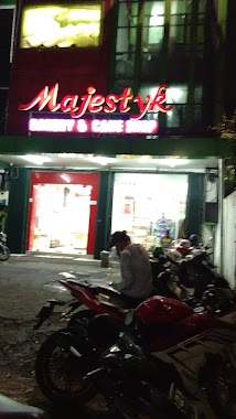 Majestyk Bakery & Cake Shop Kramat Jati, Author: om nano