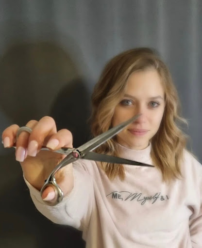 Julia Hairstylist