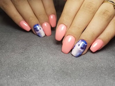 Rezi Nails Beauty