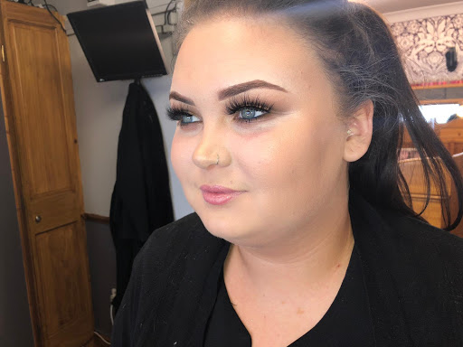Tracy's Hair and Beauty Salon - Thumbnail