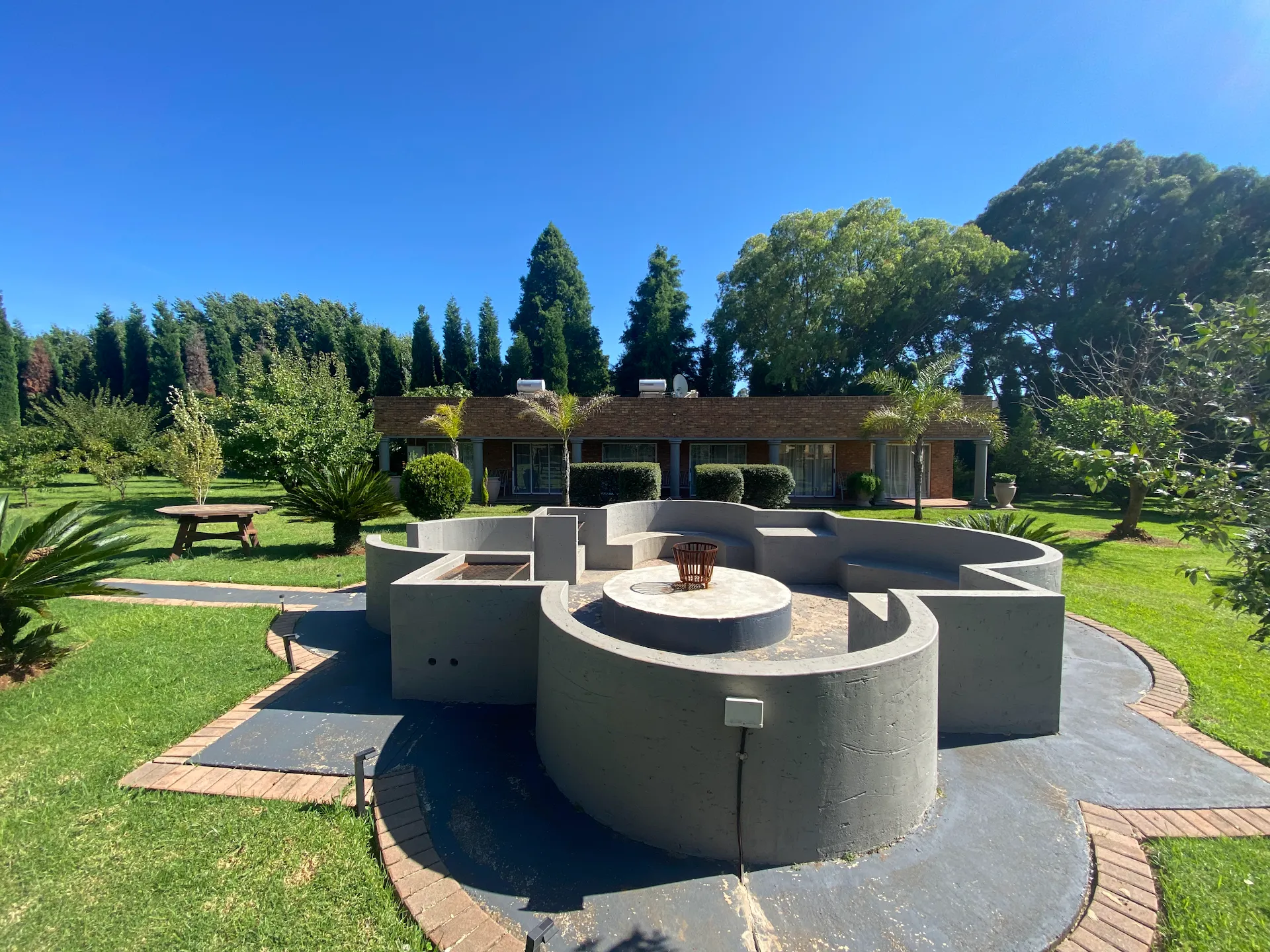 Tamarisk Guest Lodge