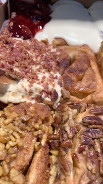 Old West Cinnamon Rolls by null