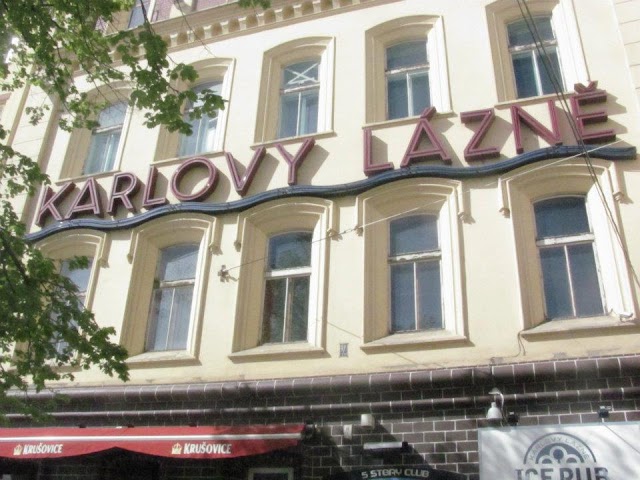 Karlovy lázně