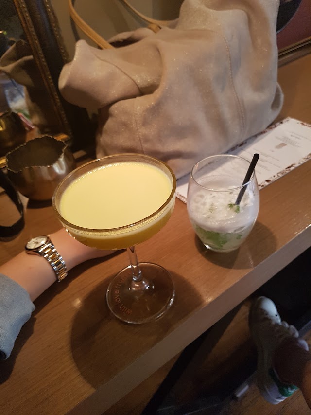 Alexandra Cocktail Bar