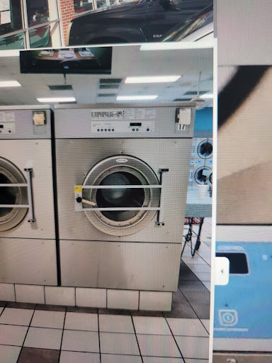 Hollywood Laundry LLC - Thumbnail