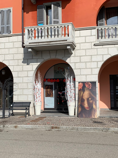 Testa e Cuore Gallery - Italy