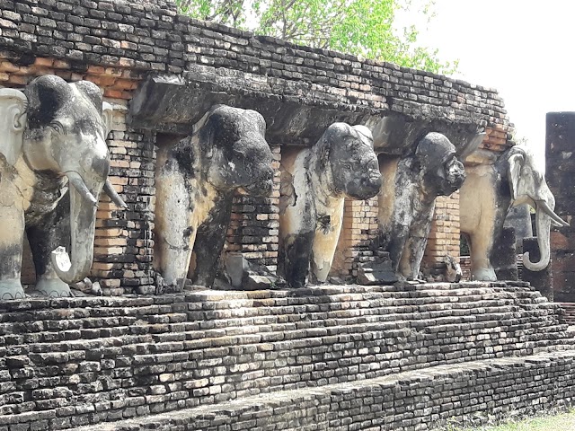 Wat Chang Lom