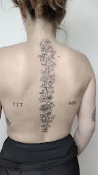 Photo n°29 de Red Geisha à Reims (Salon de tatouage et piercing)