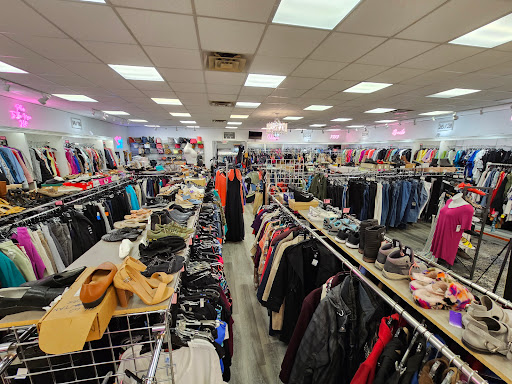 Just Her Size Consignment - Visual