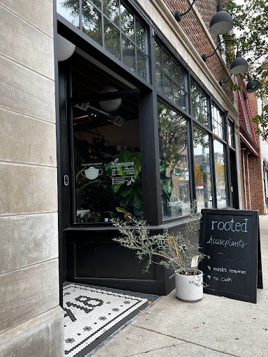 Rooted Living Logo