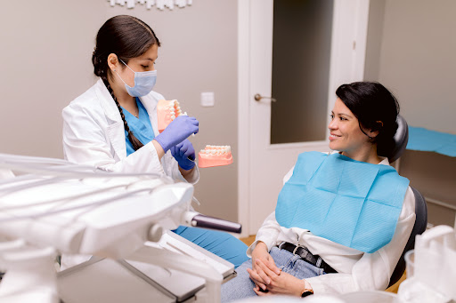 Dientes Redondos: Dentista en Pueblo Nuevo y Quintana