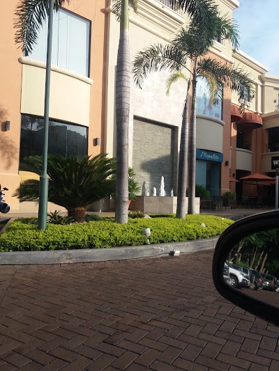 Photos of CC Laguna Plaza