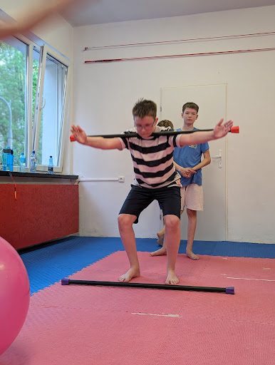 VOLAT. Centrum sportu i edukacji. Sporty walki, treningi motoryczne, szachy, matematyka oraz angielski. Półkolonie oraz obozy