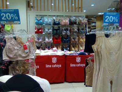 Photos of Lima Cahaya Ayani Department Store