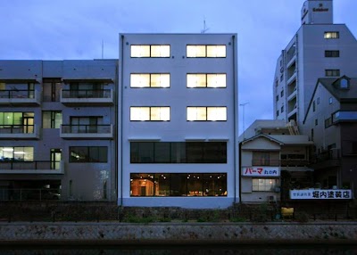 リヴァージュ十二番丁ビル