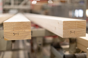 Photo n°7 de PRO LIGNUM S.A.S - Fabricant industriel de Bois techniques aboutés et collés à Frasne (Bois)