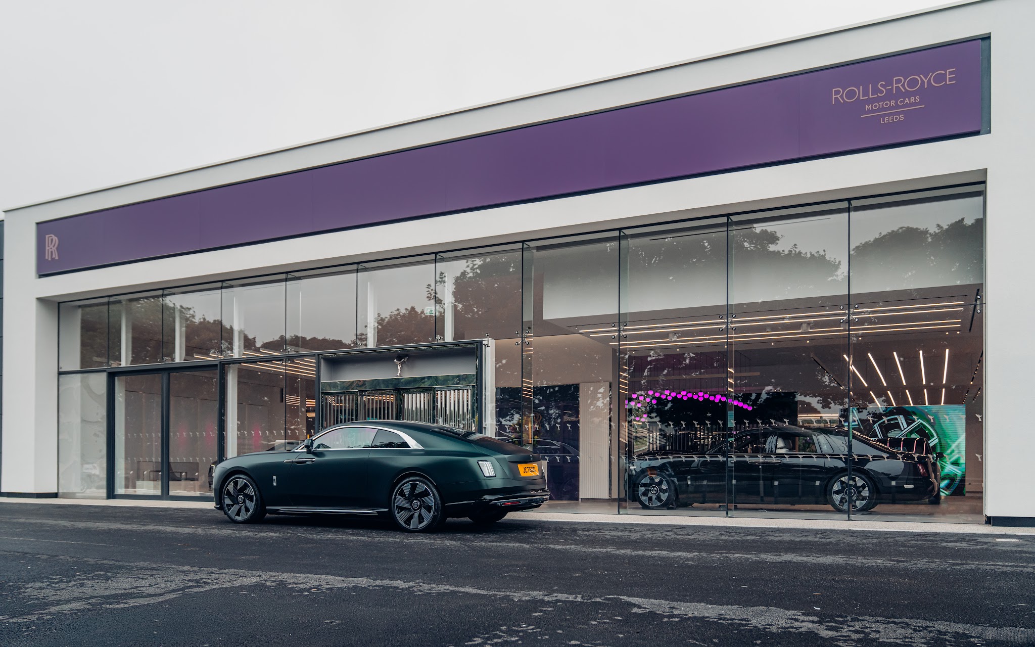 Rolls-Royce Motor Cars Leeds - Car Hire - photo 1