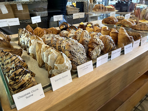 Izzio Bakery Central Market - Thumbnail