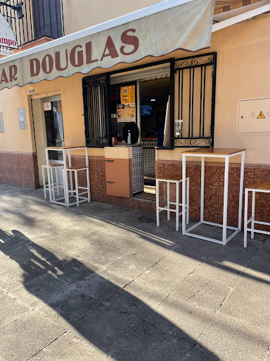 Bar Douglas - Visual
