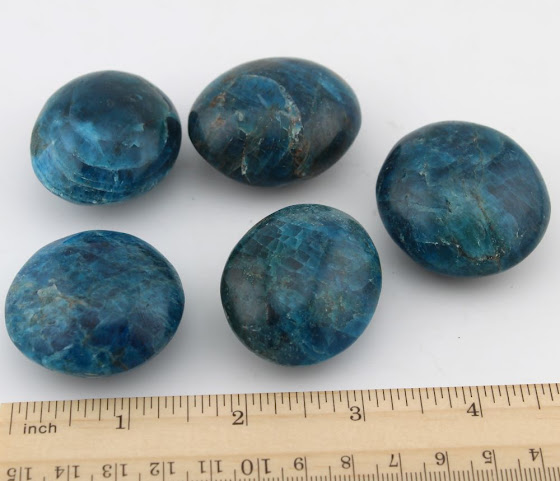 Bey's Rock Shop by null