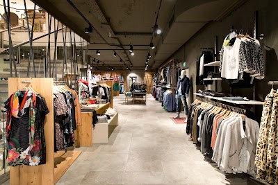 Photos of Rainer - dress you ___