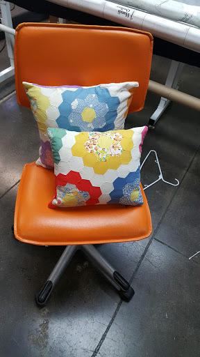 Handcart Quilts And Yarn Gallery - United States