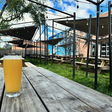 Une Année | Hubbard's Cave Brewery & Barbecue by null