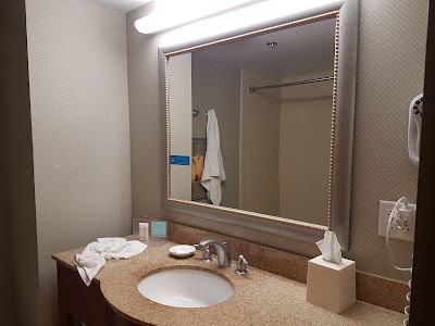 Hampton Inn & Suites Jamestown