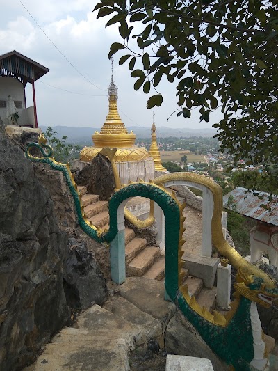 Photos of ဆုဆောင်းပြည့် ရွှေလက်ဝါးစေတီတော်