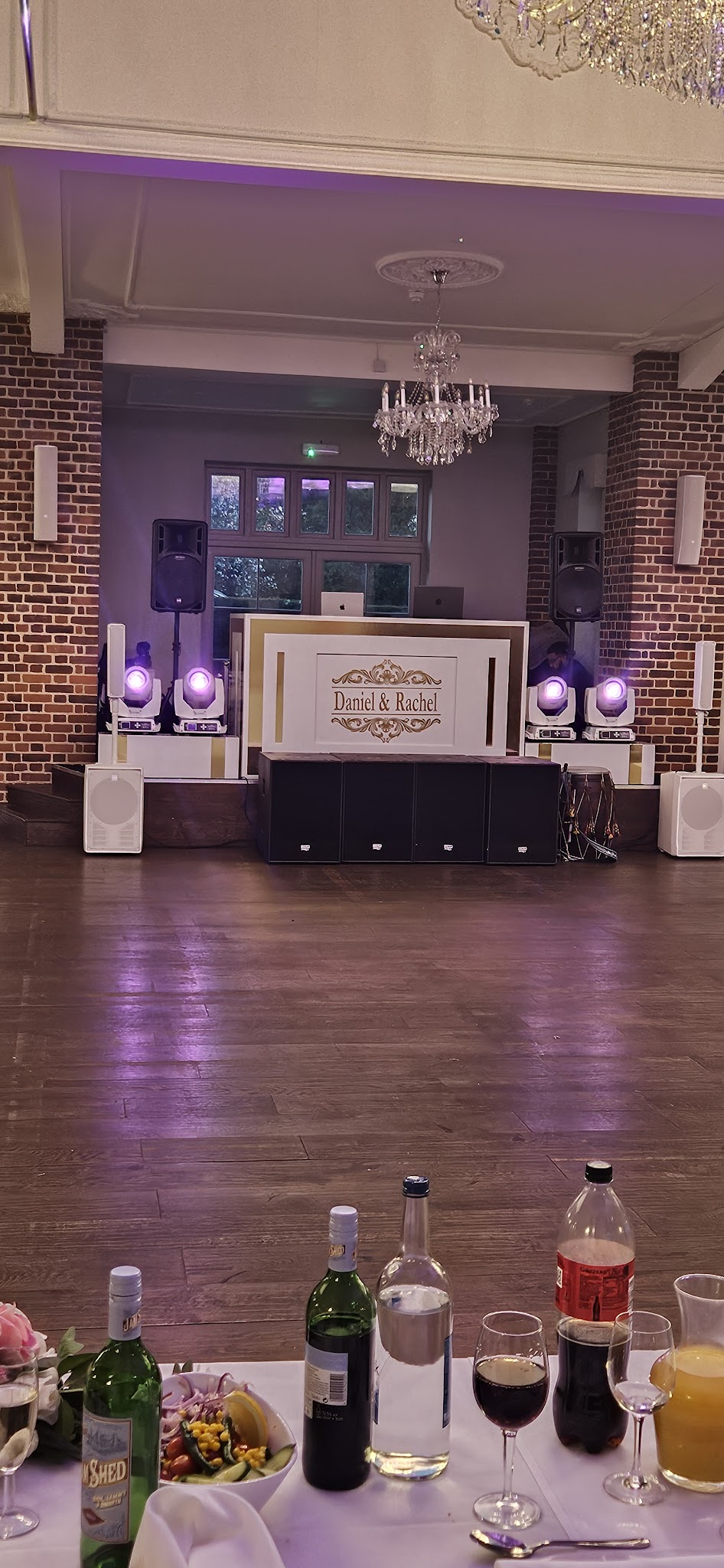 Dj and 360 Photobooth in Bedfordshire Dj Googz - Entertainment - photo 1