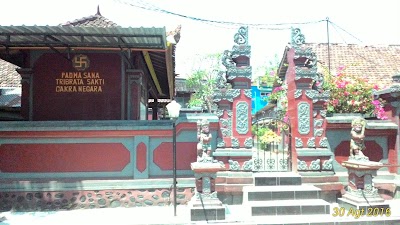 photo of pura polsek cakranegara