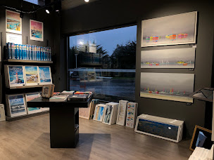 Photo n°13 de Cadréa Guérande - Spécialiste de l'encadrement & de l'image à Guérande (Fournisseur de cadres en bois)