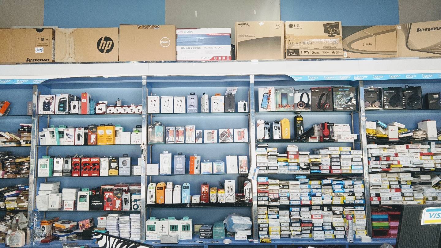 GALAXY CORNER COMPUTERS & MOBILE PHONES L.L.C. - صورة 2