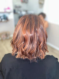 Photo n°12 de K & J Coiff à Aubagne (Salon de coiffure)