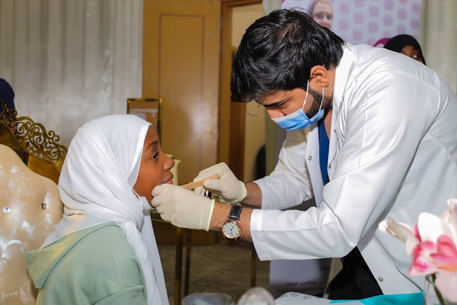 Dr Ahmed Alnajjar Dental clinic - Dentist