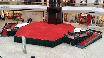 Photos of Lakeside Mall