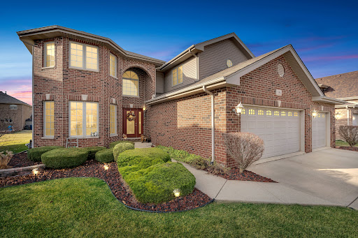 Stephani Nydam, Licensed Real Estate Broker at Realty Executives Premier - Thumbnail