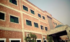 University College of Engineering Sciences and Technology – Lahore Leads University