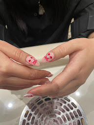 Photo n°31 de DH Nails à Paris (Salon de manucure)
