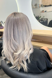 Photo n°10 de Olivia. à Nice (Salon de coiffure)