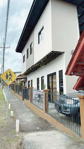 Cozy 1BR Apt near the town