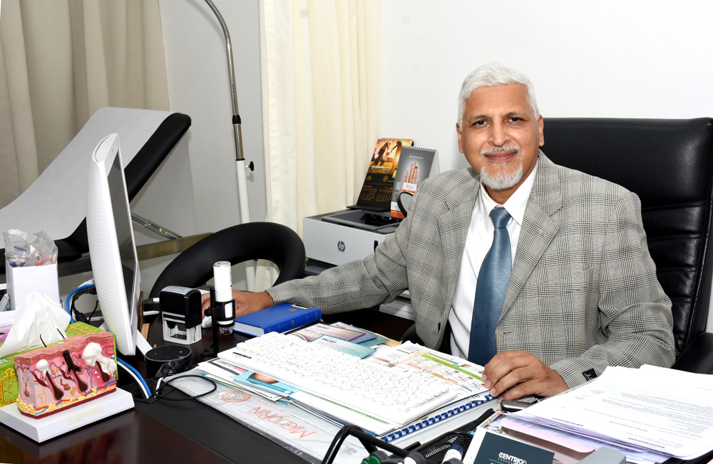 99 AED Gynecologist Ultrasound Obstetrics Gyne Specialist Cosmocare - صورة 4