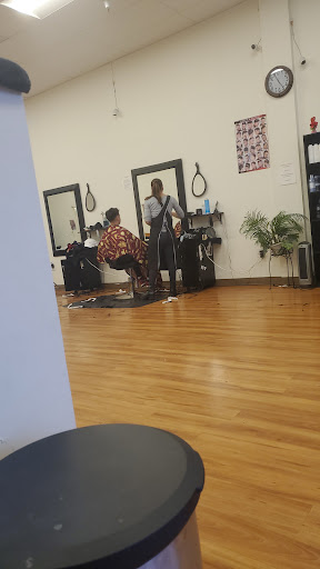 D'Elegant Salon Peluqueria