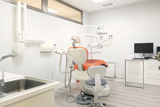 Clínica Dental Dra. Esther Garrido - Arévalo - Thumbnail