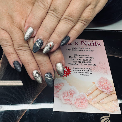 Lia’s Nail - Visual