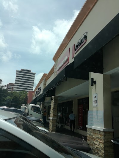 Photos of San Mart&iacute;n Plaza Subway