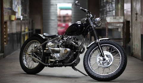 Angry Lane Custom Motorcycles / Qwart & Naca Carbon Helmets by null