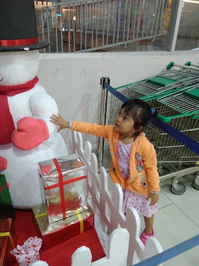 Photos of Giant Cibinong Square