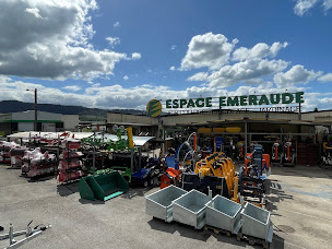 Photo n°21 de Espace Emeraude à Poligny (Magasin de vêtements professionnels)